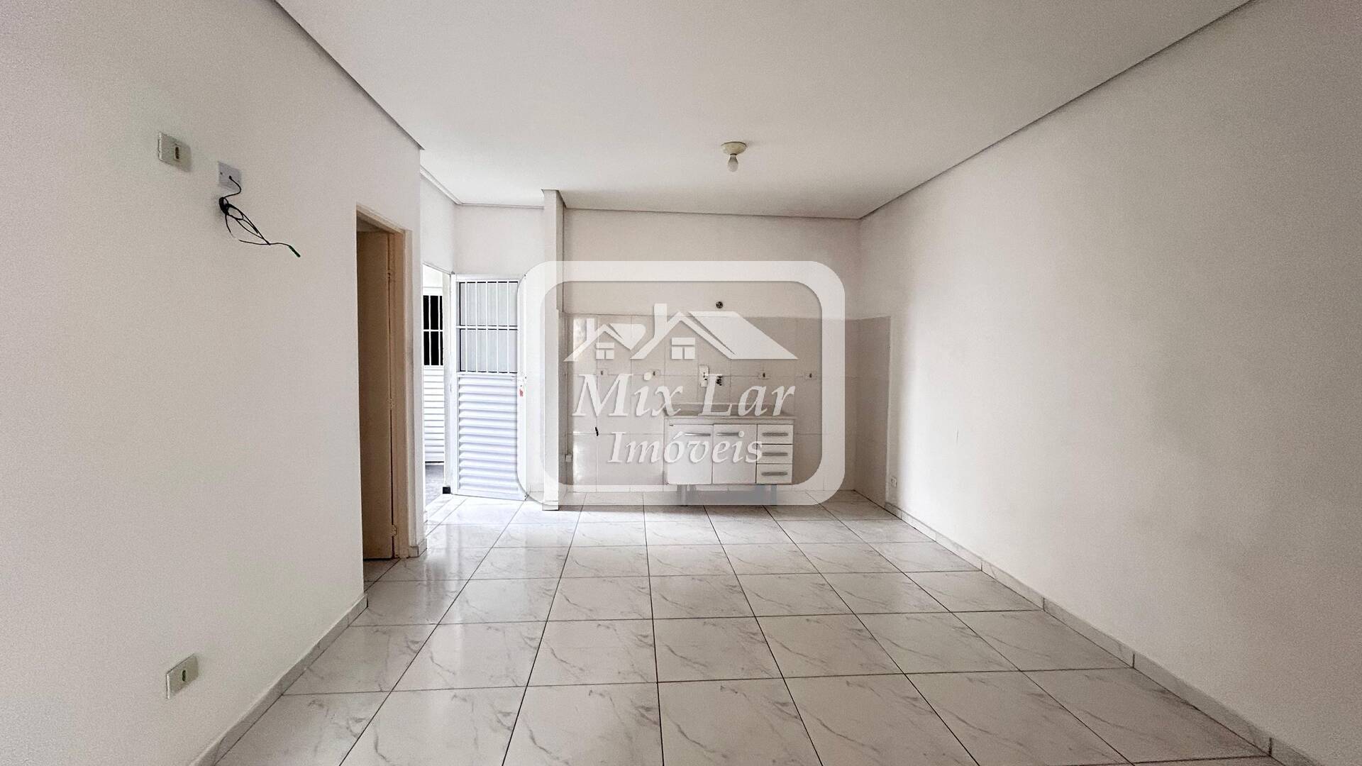 Casa para alugar com 2 quartos, 70m² - Foto 2
