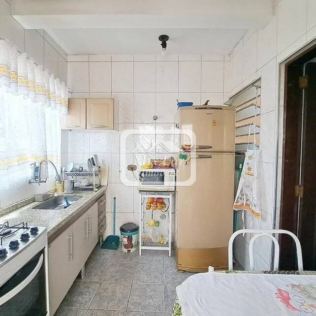 Casa, 4 quartos, 249 m² - Foto 2